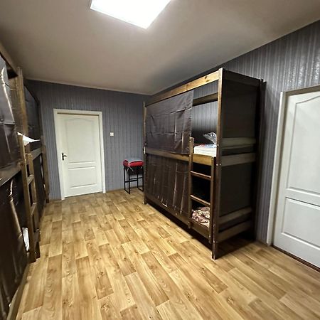 Ararat-Poznyaki Hostel 키예프 외부 사진