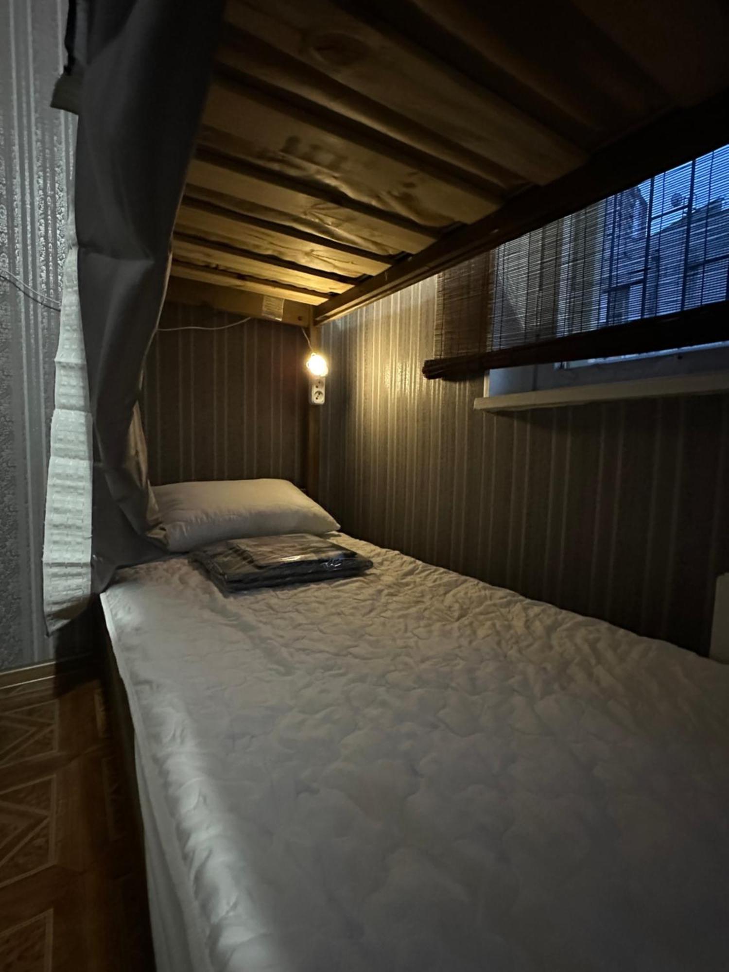 Ararat-Poznyaki Hostel 키예프 외부 사진