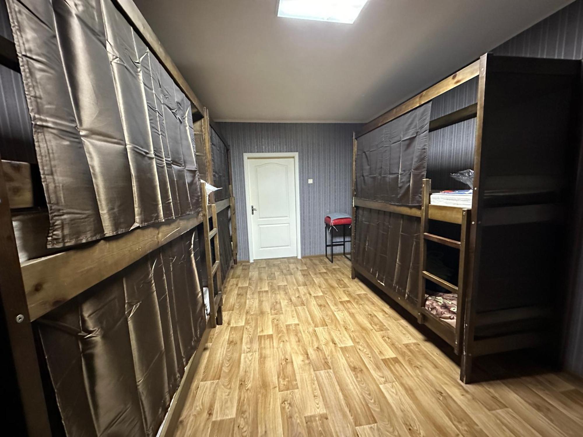 Ararat-Poznyaki Hostel 키예프 외부 사진